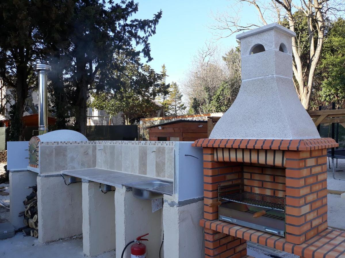 Gite De Leonie Moulin De Tartay En Avignon Exterior photo